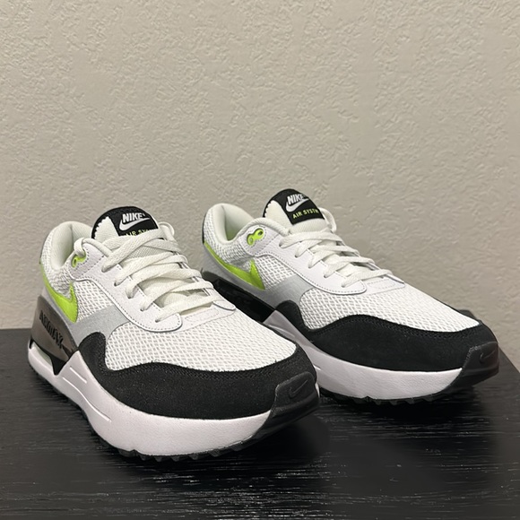 New Size 10 Men’s Nike Air Max SYSTM White Black DM9537-100 Athletic Sneakers - Picture 2 of 9